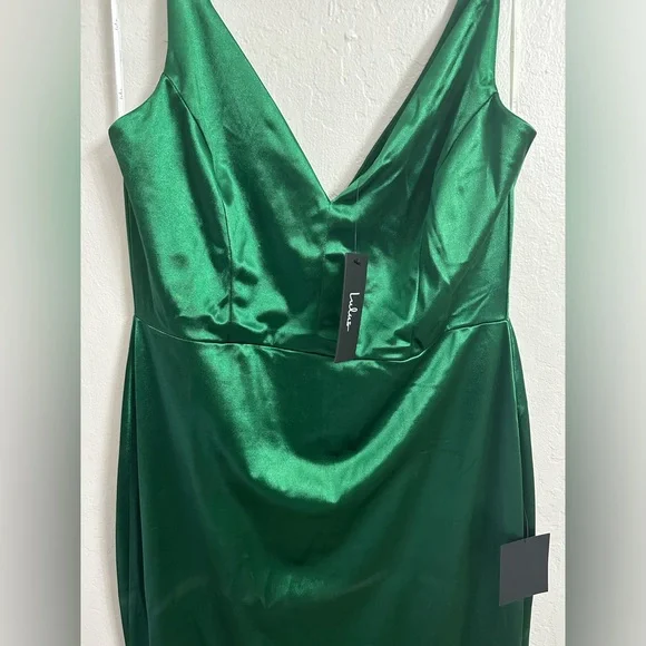 Lulu’s Long Green Satin Dress NWT - Picture 5 of 7